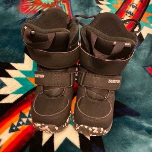 Burton mini-grom snowboard boots